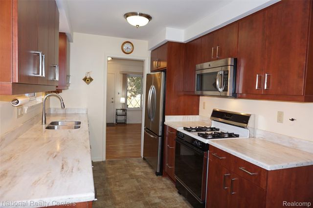 8563 Cavell Street, Westland, MI 48185