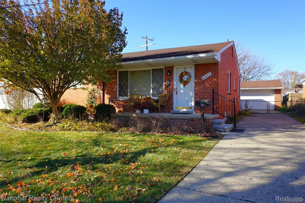 8563 Cavell Street, Westland, MI 48185