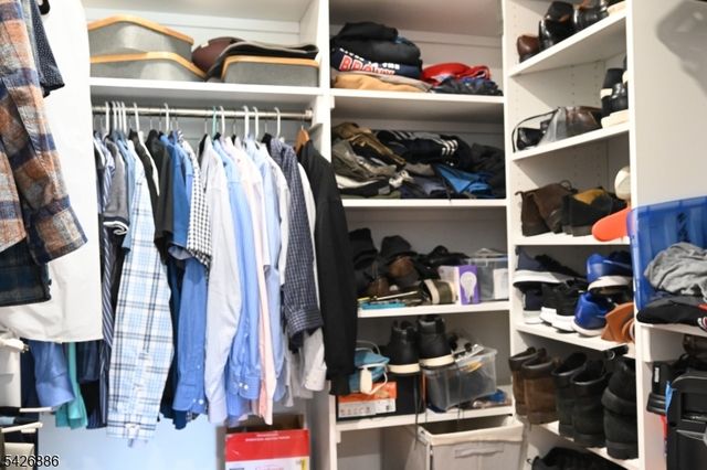 43 Lisa Ct, North Haledon Boro, NJ 07508