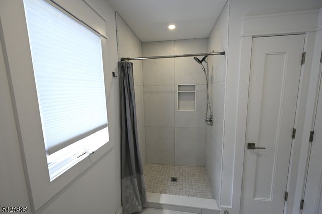 43 Lisa Ct, North Haledon Boro, NJ 07508