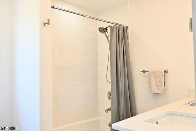 43 Lisa Ct, North Haledon Boro, NJ 07508