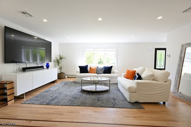 43 Lisa Ct, North Haledon Boro, NJ 07508