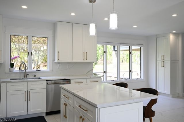 43 Lisa Ct, North Haledon Boro, NJ 07508