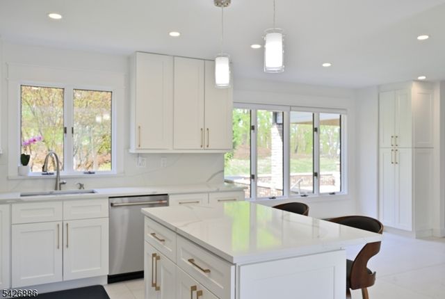 43 Lisa Ct, North Haledon Boro, NJ 07508