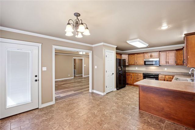 1228 E Elm Street, Russellville, AR 72802