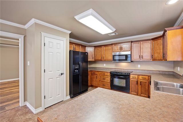 1228 E Elm Street, Russellville, AR 72802