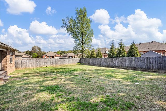 1228 E Elm Street, Russellville, AR 72802