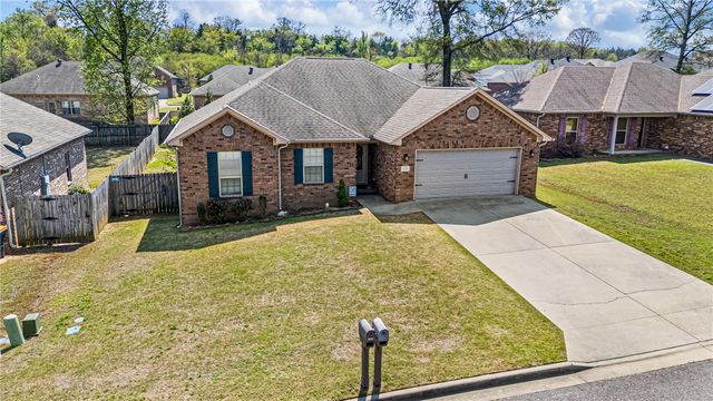 1228 E Elm Street, Russellville, AR 72802
