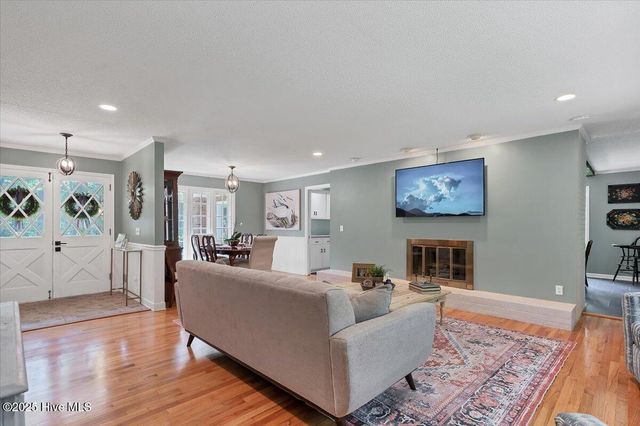 135 Pine Ridge Drive, Whispering Pines, NC 28327