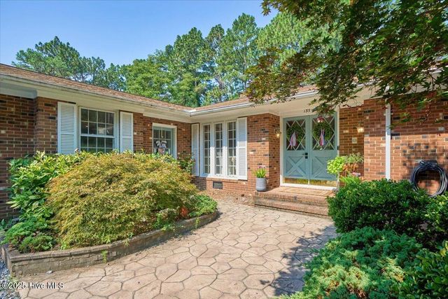 135 Pine Ridge Drive, Whispering Pines, NC 28327