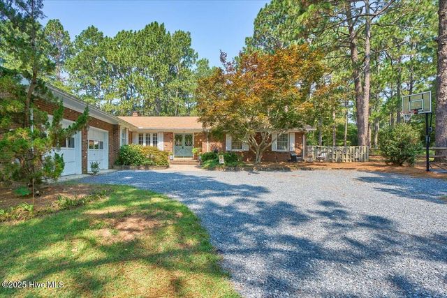135 Pine Ridge Drive, Whispering Pines, NC 28327
