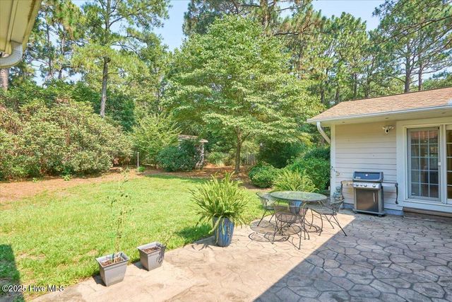 135 Pine Ridge Drive, Whispering Pines, NC 28327