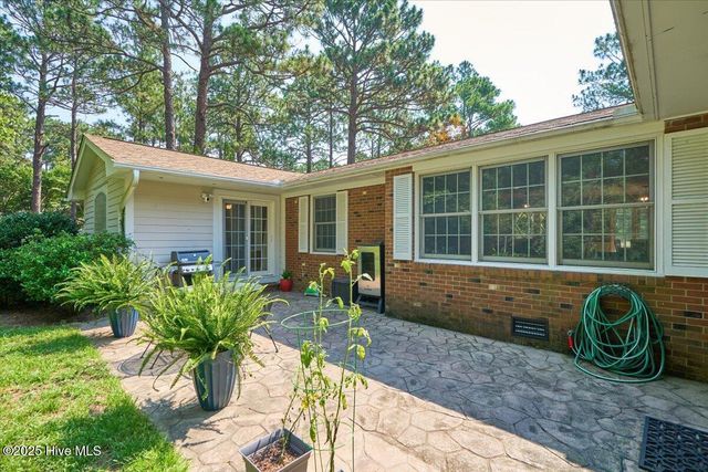 135 Pine Ridge Drive, Whispering Pines, NC 28327