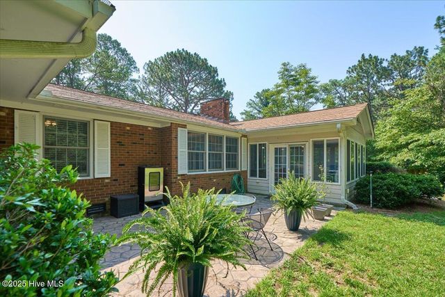 135 Pine Ridge Drive, Whispering Pines, NC 28327