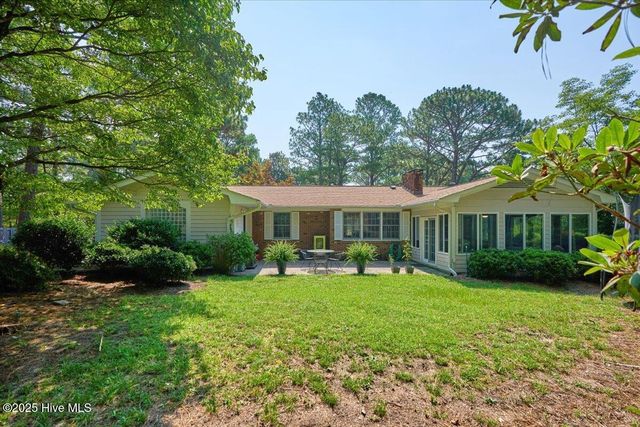 135 Pine Ridge Drive, Whispering Pines, NC 28327