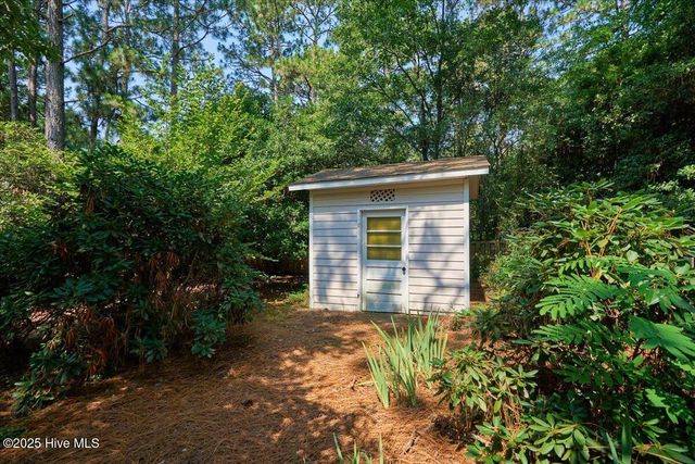 135 Pine Ridge Drive, Whispering Pines, NC 28327