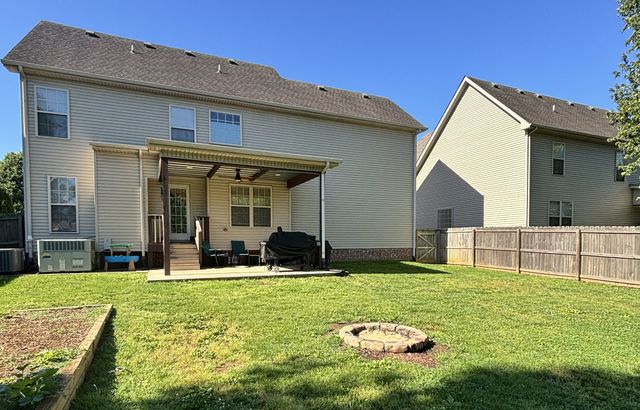 721 Cavalier Dr, Clarksville, TN 37040