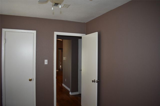 11022 Shadowfield Drive, Houston, TX 77064