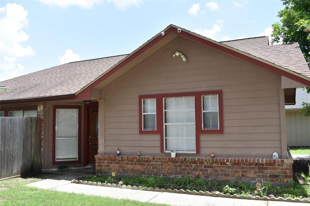 11022 Shadowfield Drive, Houston, TX 77064