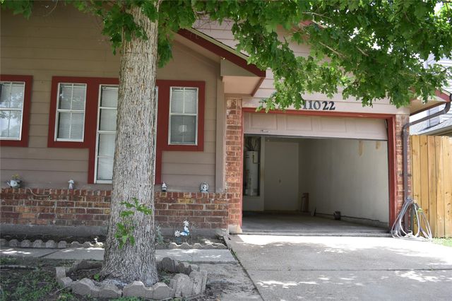 11022 Shadowfield Drive, Houston, TX 77064