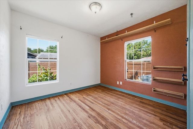 10611 Hermosa Drive, Dallas, TX 75218