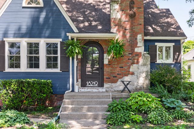 18219 Riegel Road, Homewood, IL 60430