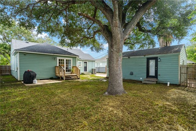 3225 Lawnview St, Corpus Christi, TX 78404