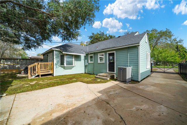 3225 Lawnview St, Corpus Christi, TX 78404