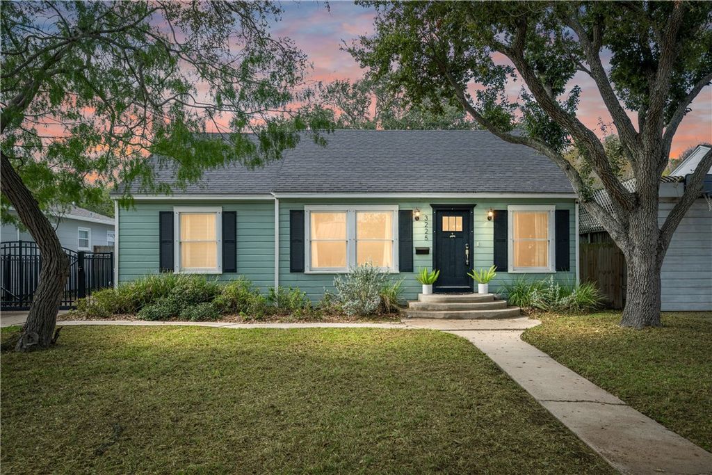 3225 Lawnview St, Corpus Christi, TX 78404