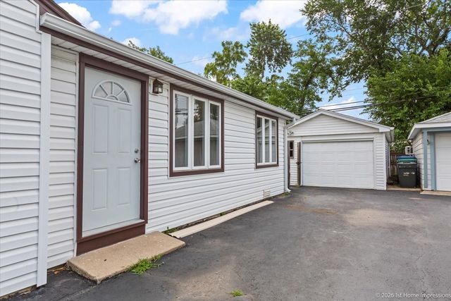 8875 S Corcoran Road, Hometown, IL 60456