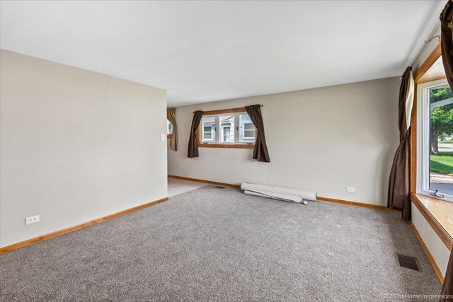 8875 S Corcoran Road, Hometown, IL 60456