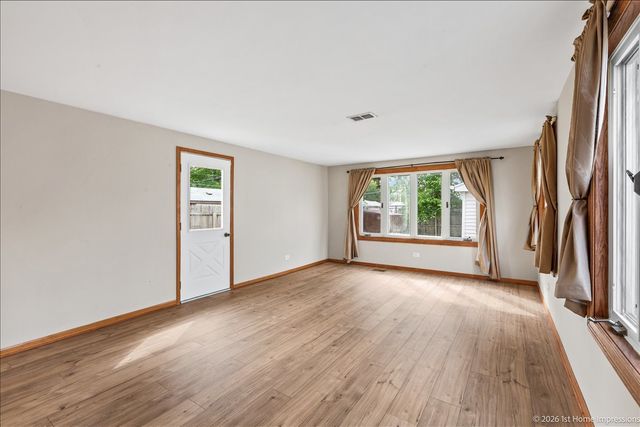 8875 S Corcoran Road, Hometown, IL 60456