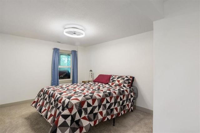 34621 Wellhouse Avenue, Warsaw, MO 65355