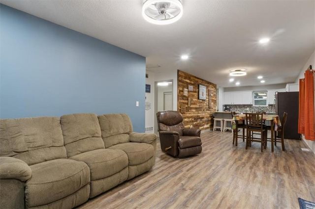 34621 Wellhouse Avenue, Warsaw, MO 65355