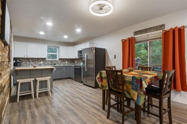 34621 Wellhouse Avenue, Warsaw, MO 65355