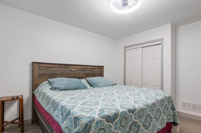 34621 Wellhouse Avenue, Warsaw, MO 65355