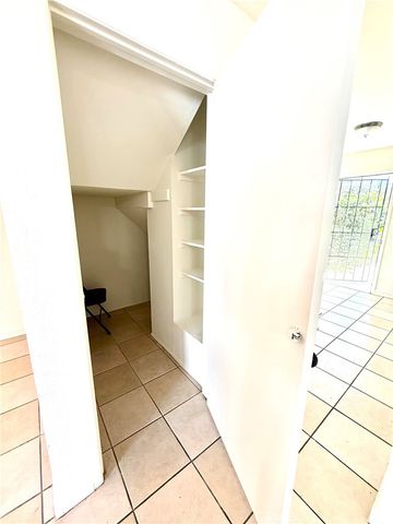 684 E Lee Place, Azusa, CA 91702