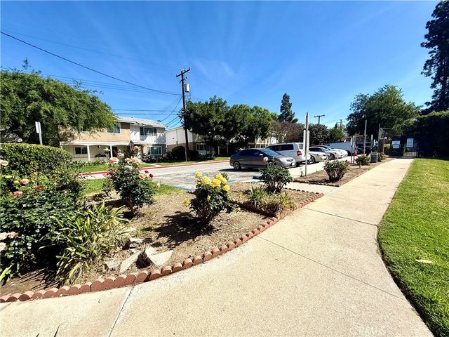 684 E Lee Place, Azusa, CA 91702
