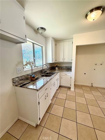 684 E Lee Place, Azusa, CA 91702