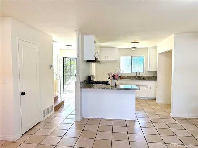 684 E Lee Place, Azusa, CA 91702