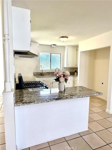 684 E Lee Place, Azusa, CA 91702