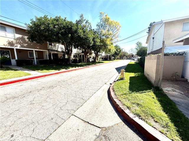 684 E Lee Place, Azusa, CA 91702