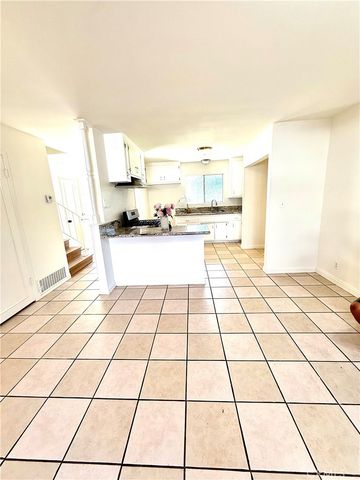 684 E Lee Place, Azusa, CA 91702