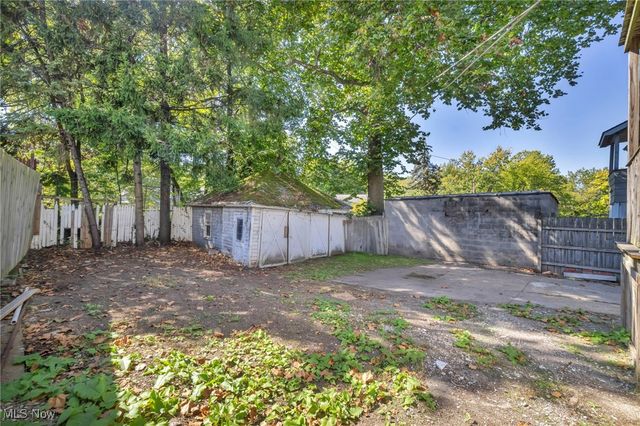 10112 Kinsman Road, Cleveland, OH 44104