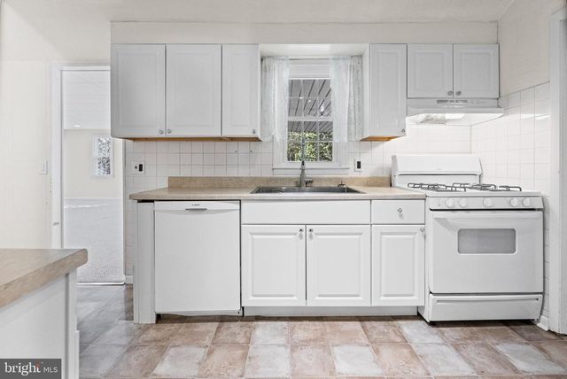 6 CINDER RD, Lutherville Timonium, MD 21093