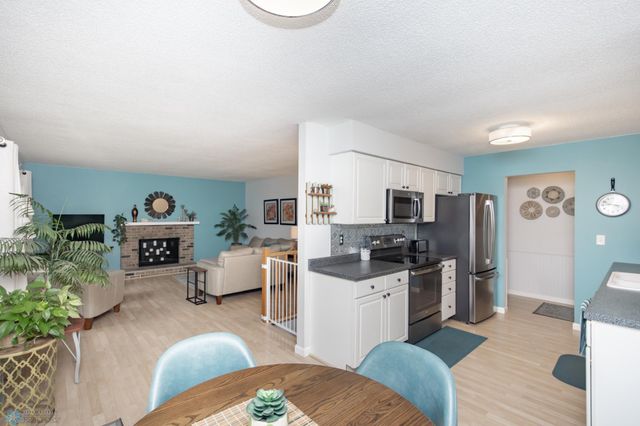 2606 Spruce Lane, Moorhead, MN 56560