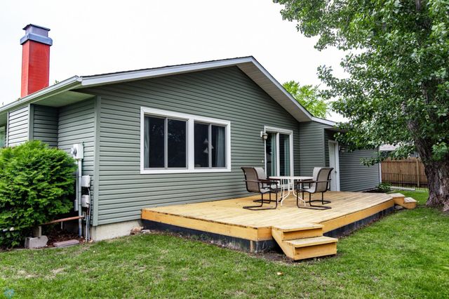 2606 Spruce Lane, Moorhead, MN 56560