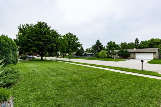 2606 Spruce Lane, Moorhead, MN 56560