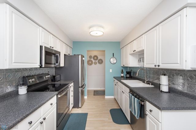 2606 Spruce Lane, Moorhead, MN 56560