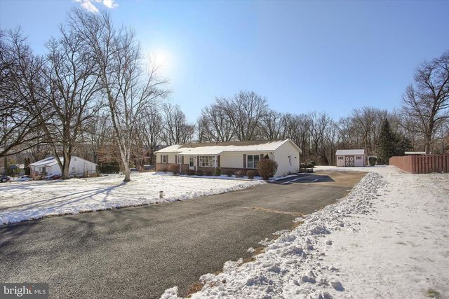 17 PINETREE DR, Duncannon, PA 17020